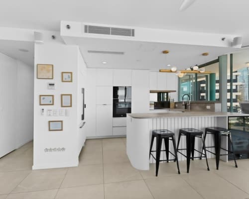 10_unit_7_3482_3488_main_beach_parade_main_beach_qld_4217