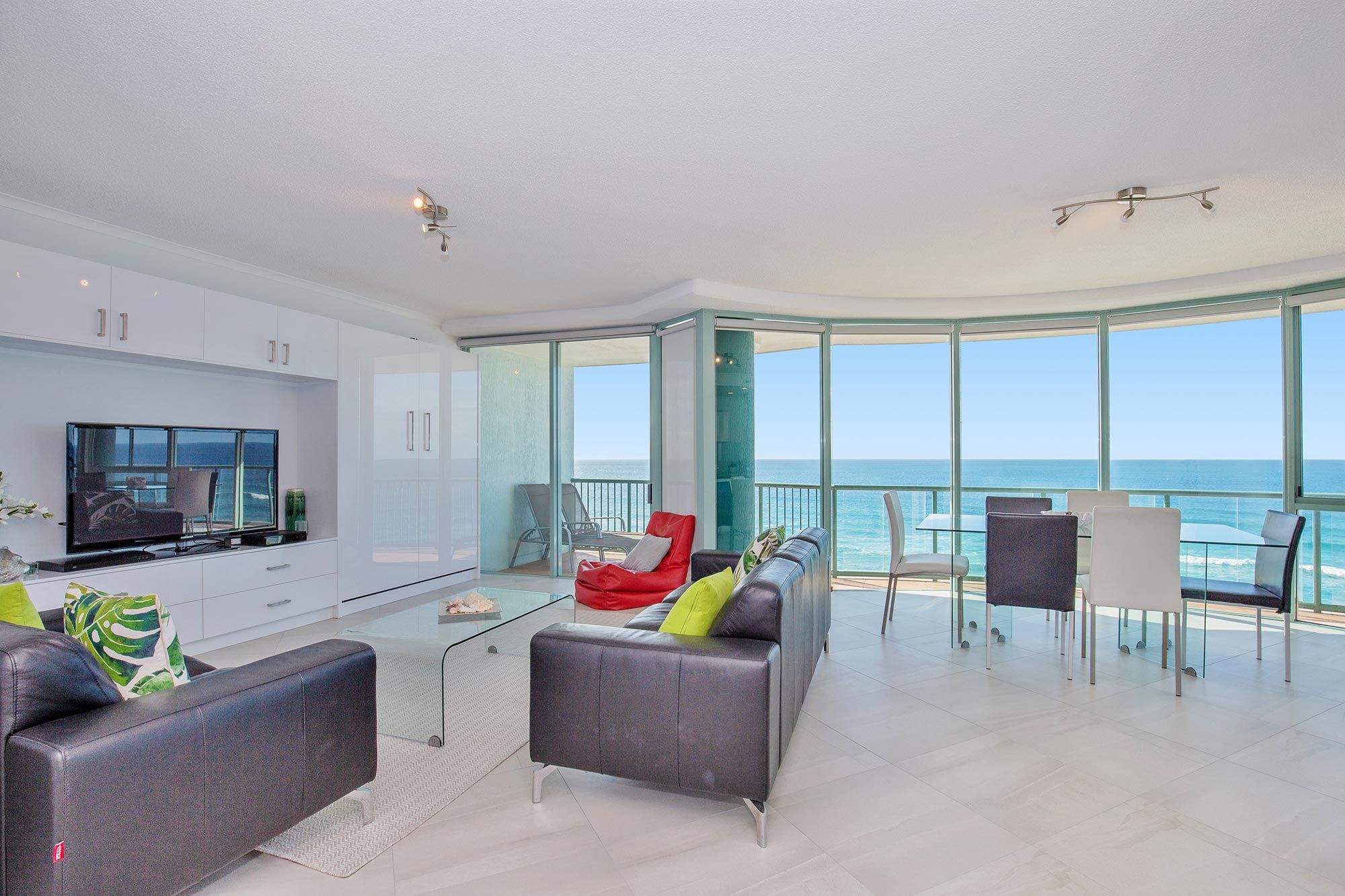 Gold Coast Beachfront Waterford on Main Beach